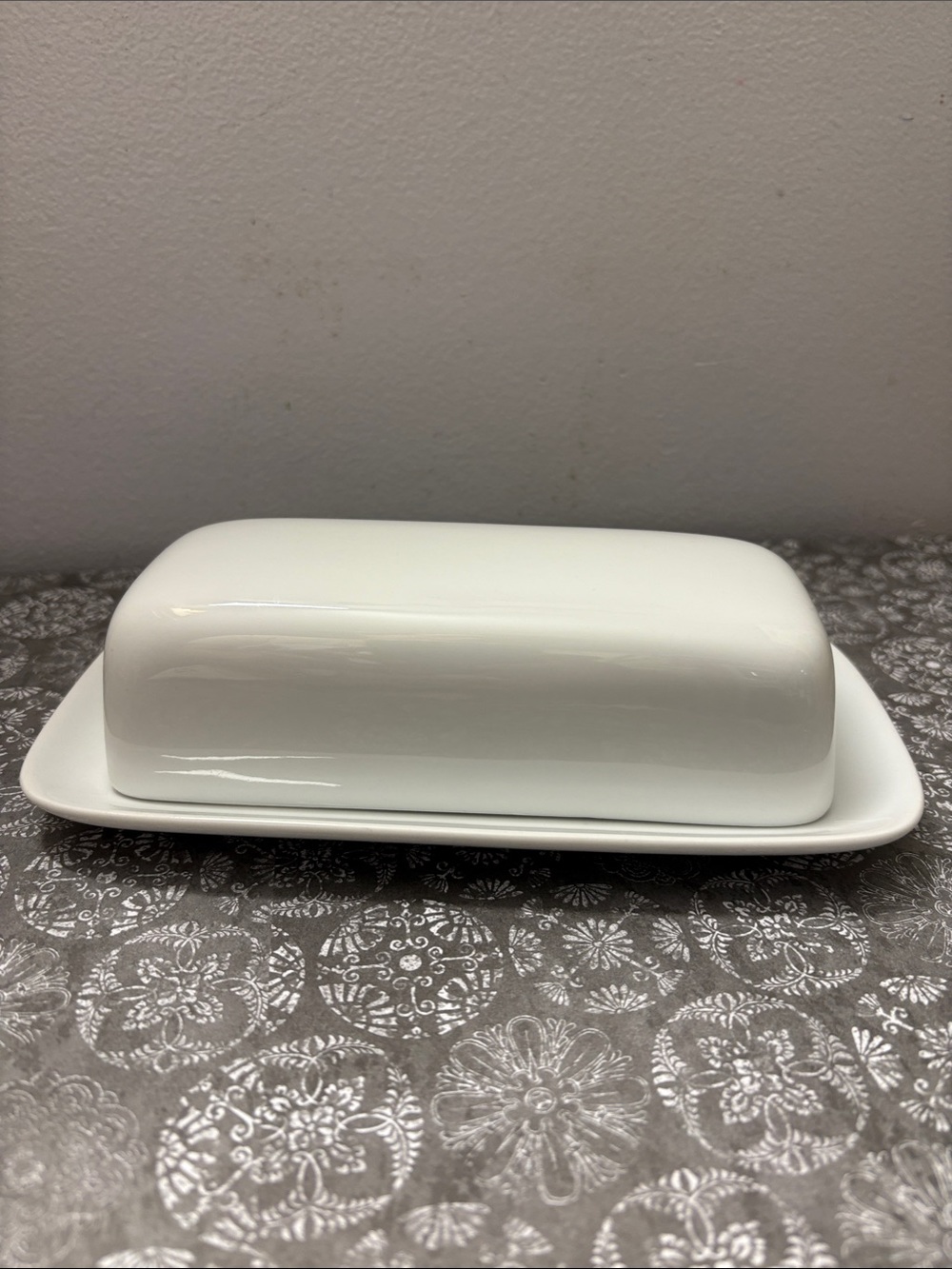 White Ceramic Butter Dish - Classic Covered Butter Keeper
